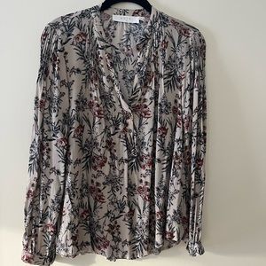 Women long sleeve blouse.  V-neck floral size medium.